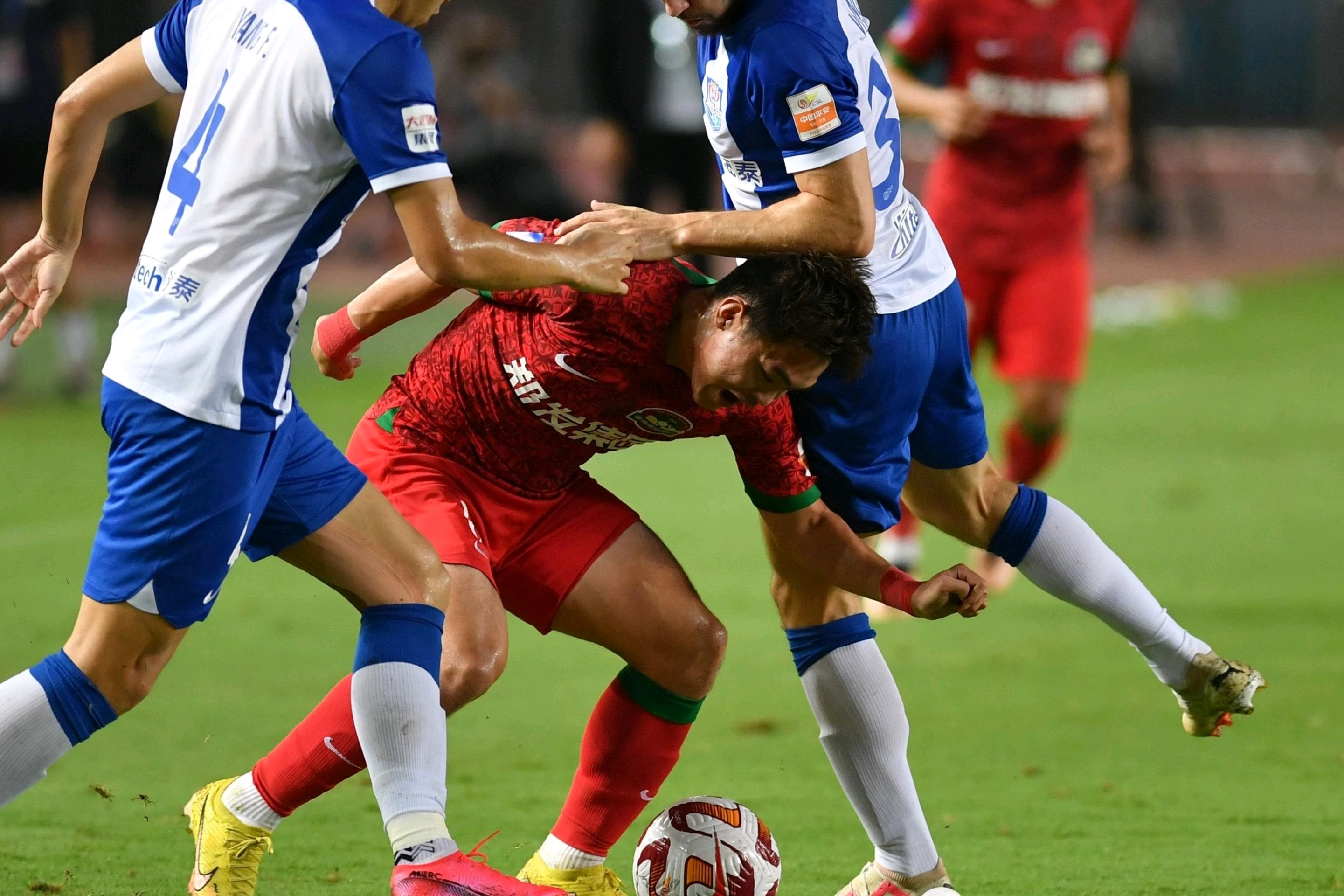 风云变幻！足球赛场上的精彩瞬间