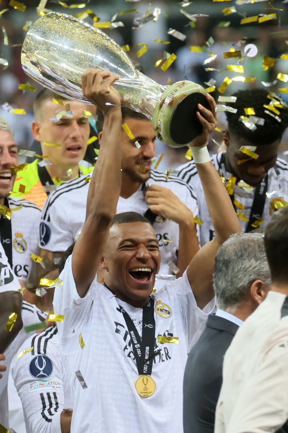 开云体育培训-马德里德比，皇马力压马竞夺得胜利