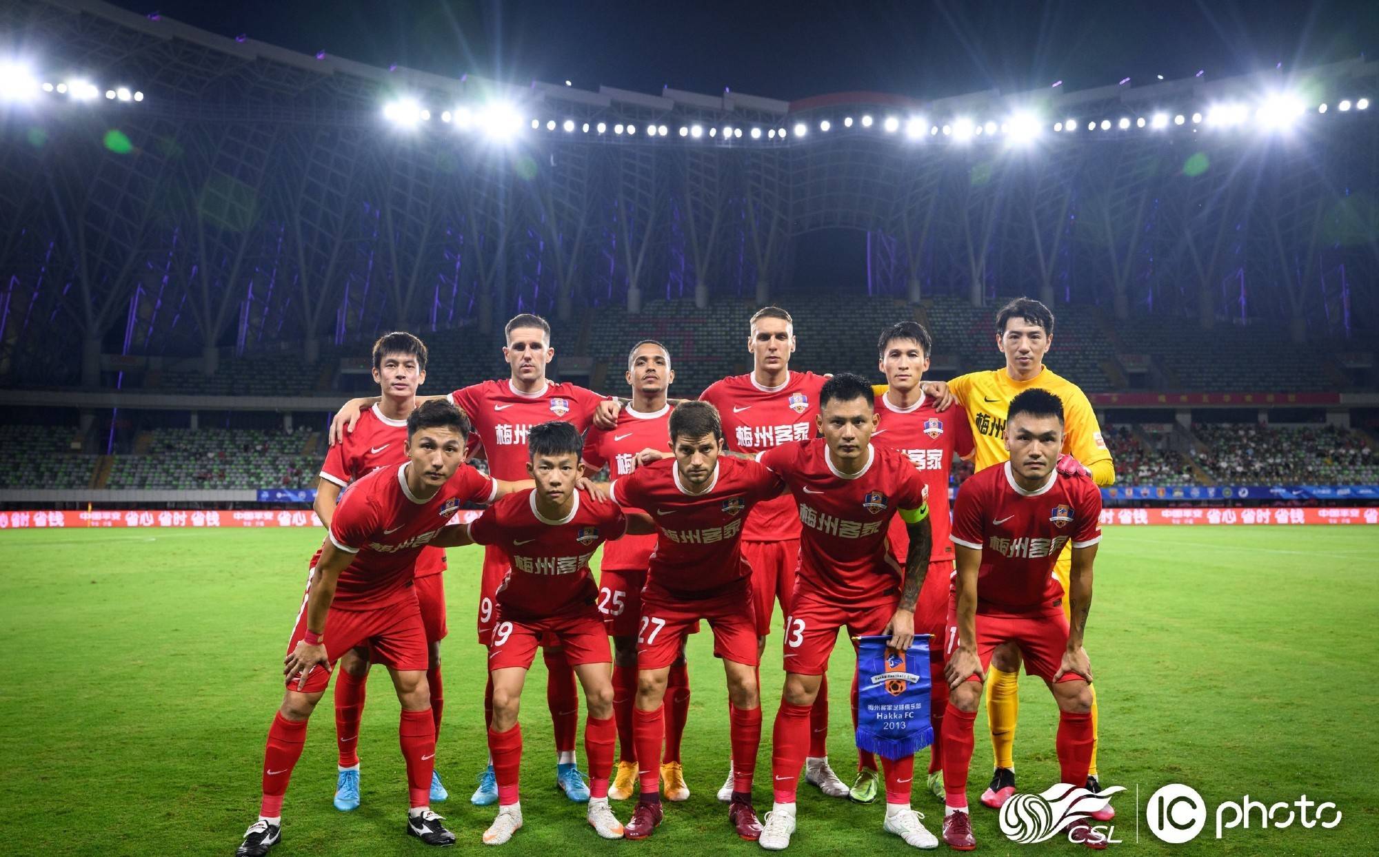 开云体育官网-河南嵩山豪取连胜，冲击榜首位置的简单介绍