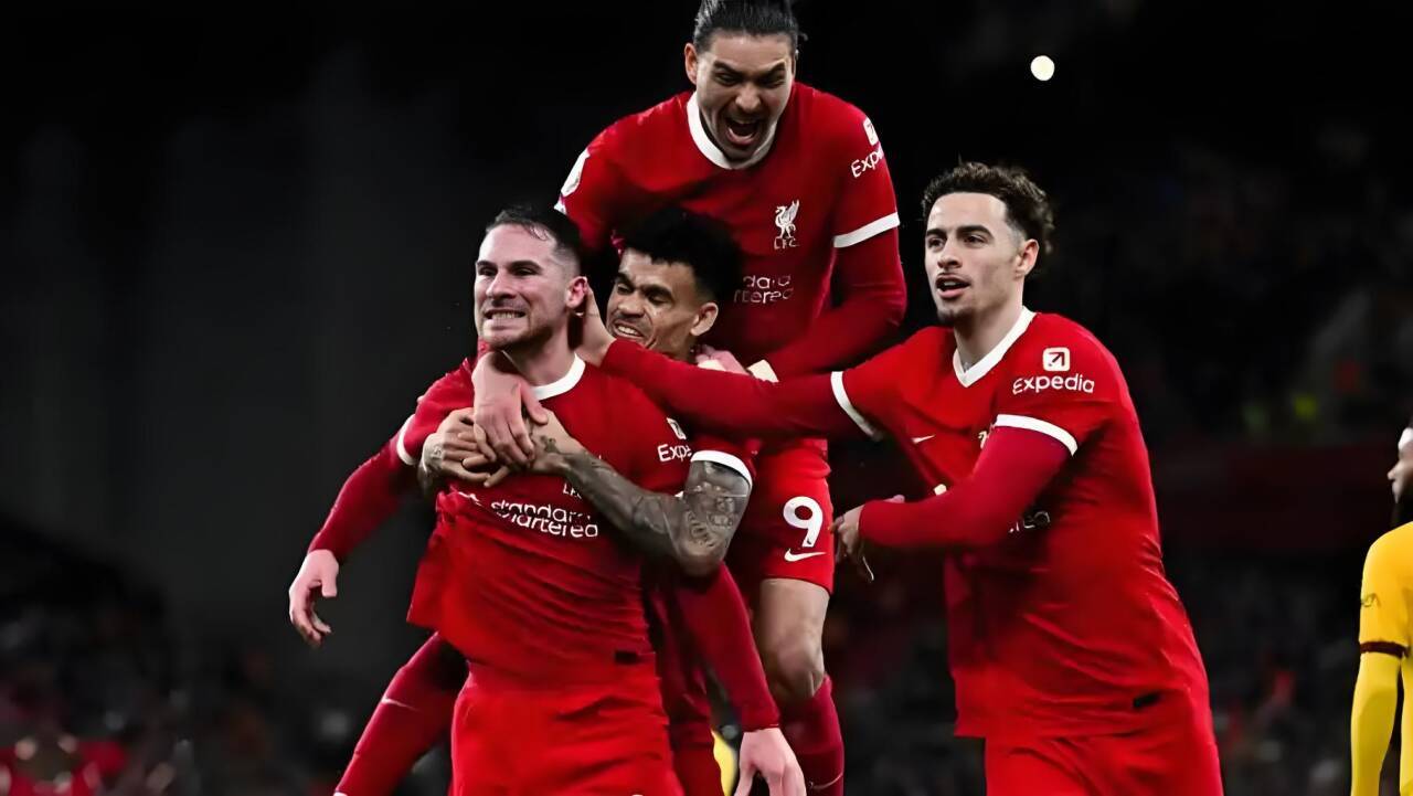 利物浦主场取胜，重回联赛榜首