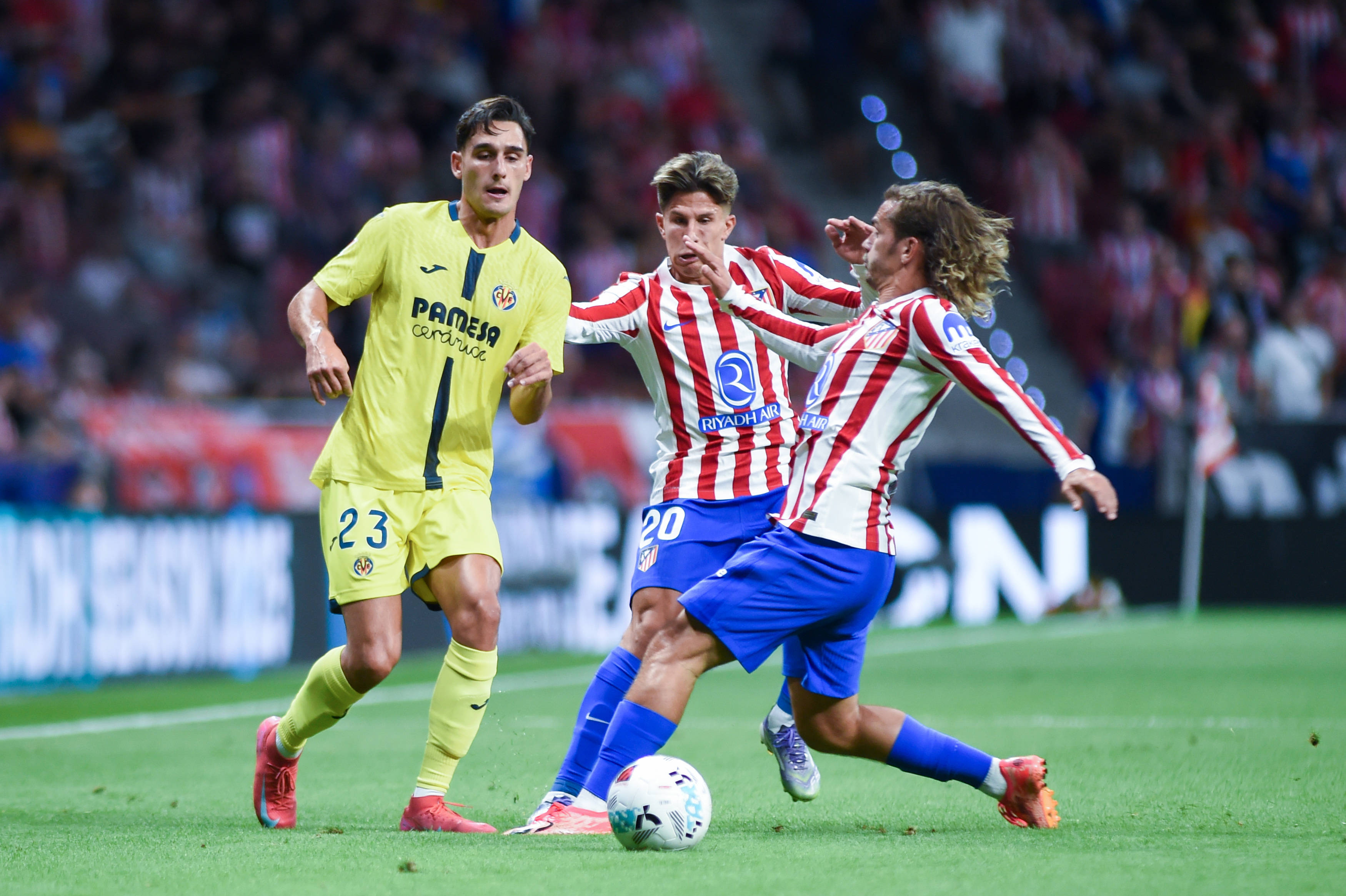 比利亚雷亚尔队在欧国联比赛中取得关键胜利的简单介绍