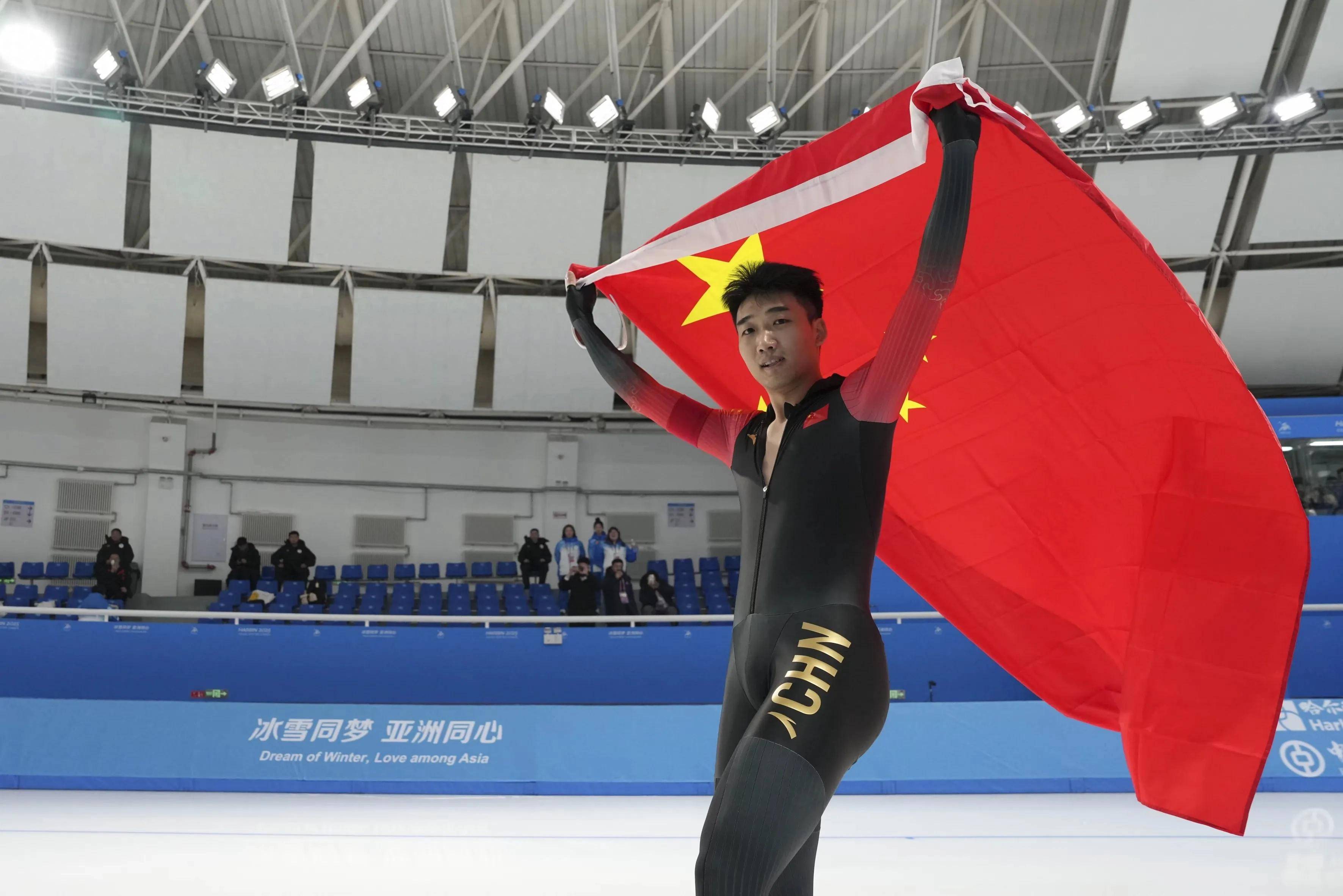 关于亚洲选手夺得比赛冠军，成绩喜人的信息