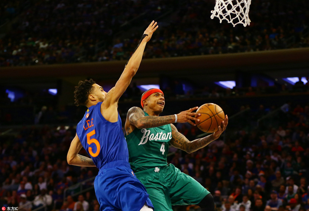 绿军主场战胜尼克斯,继续保持不败 绿军主场战胜尼克斯,继续保持不败