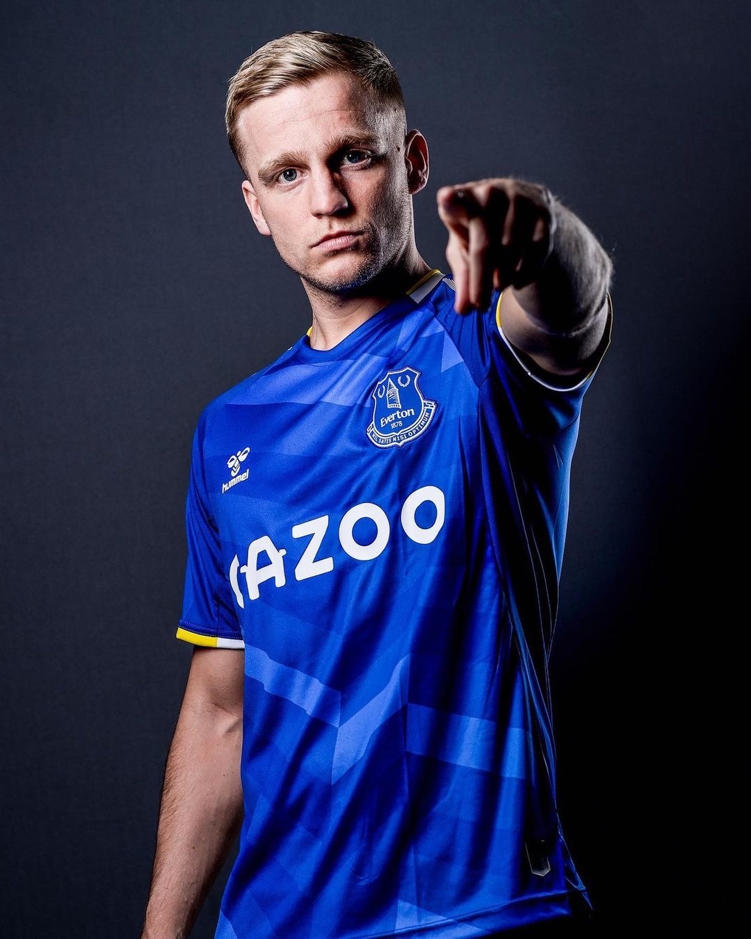 关于阿贾克斯努力不懈，望进军的信息