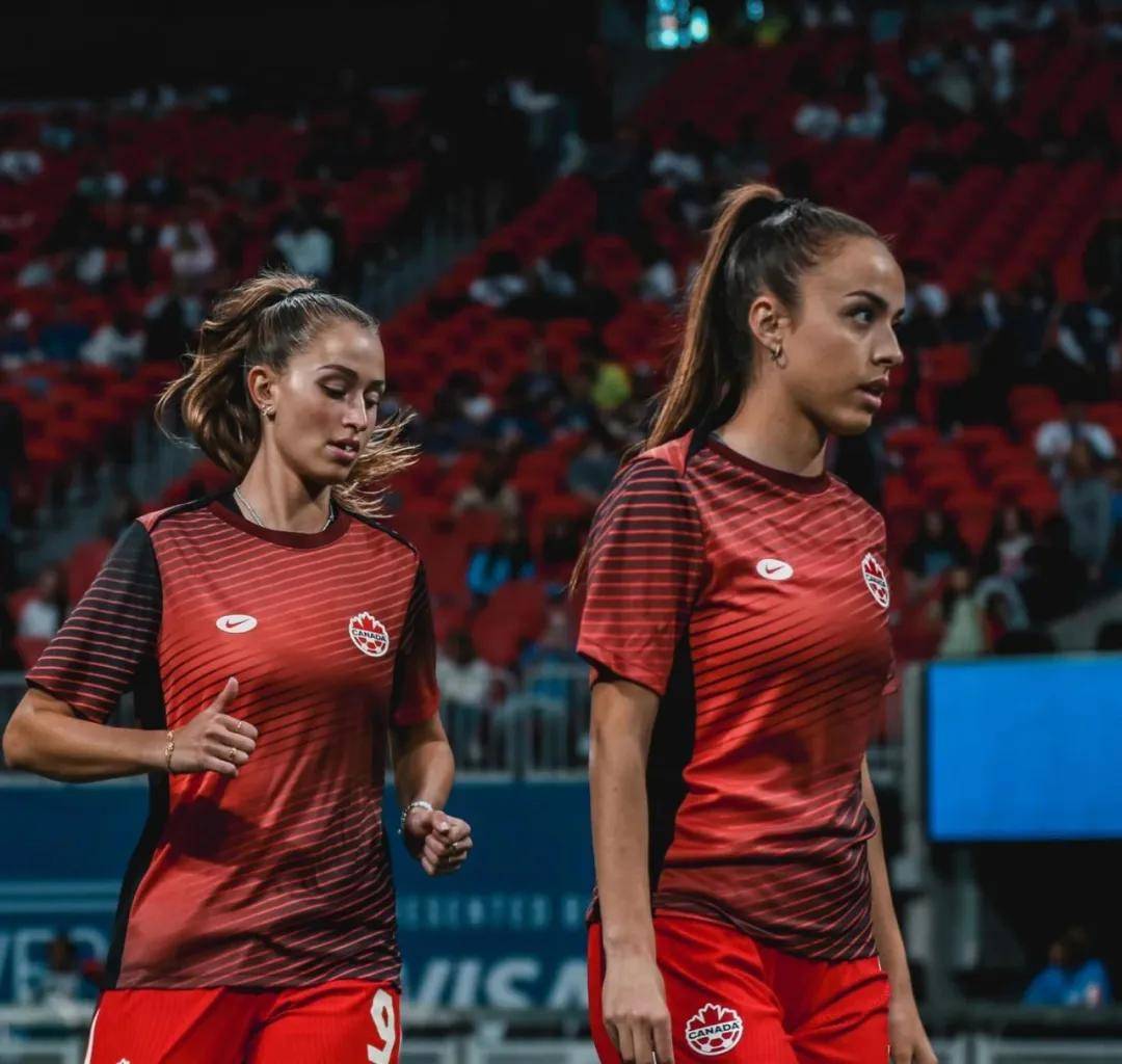 开云体育app下载地址-加拿大女足大胜哥伦比亚队，晋级决赛